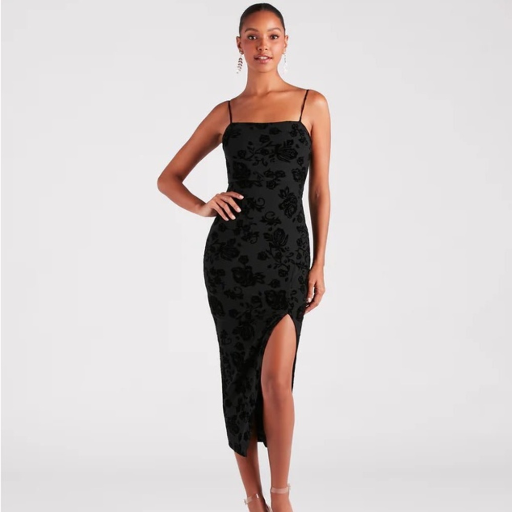 Brand new Velvet Midi Dress from Windsor Store
